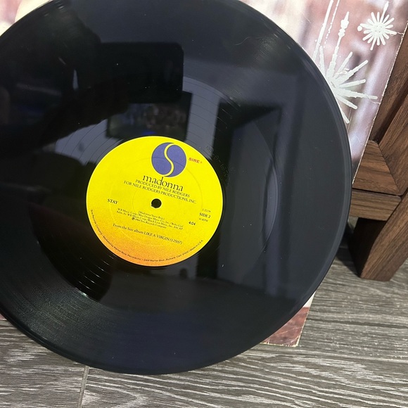 Vintage 1980’s Madonna record - Picture 7 of 8